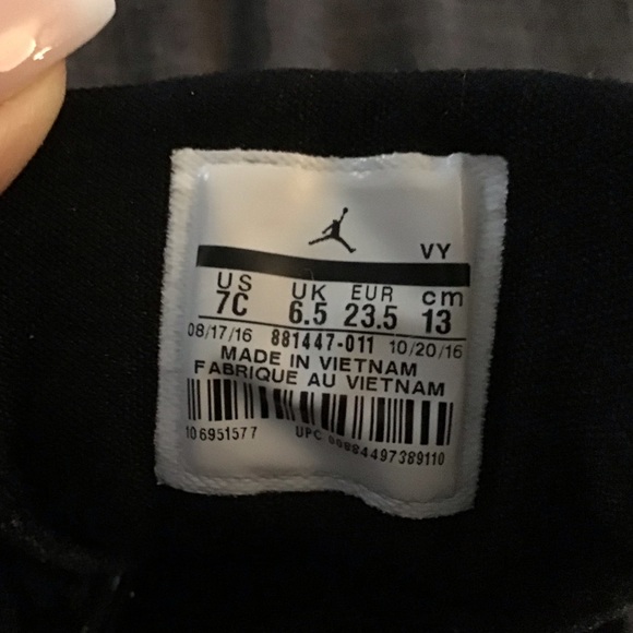 Michael Jordan sneakers - Picture 4 of 6